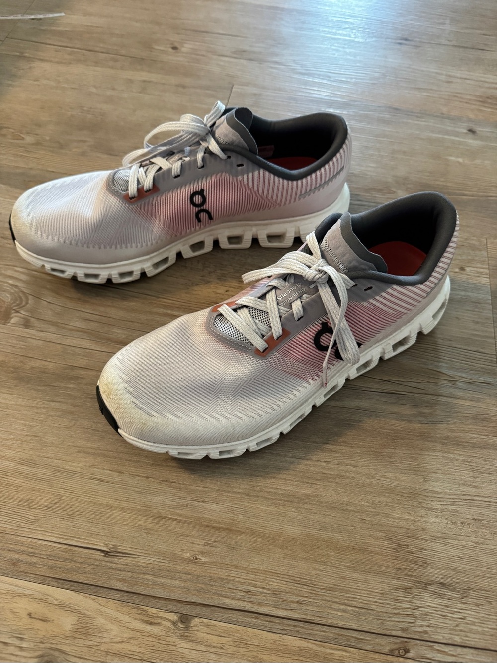 On Running Men’s White and Red Lightweight Trainers Size 10